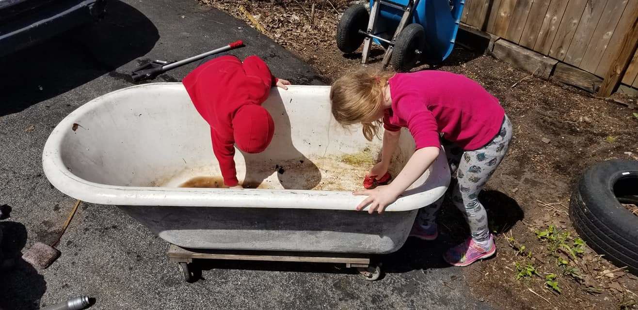 Bathtub races 3